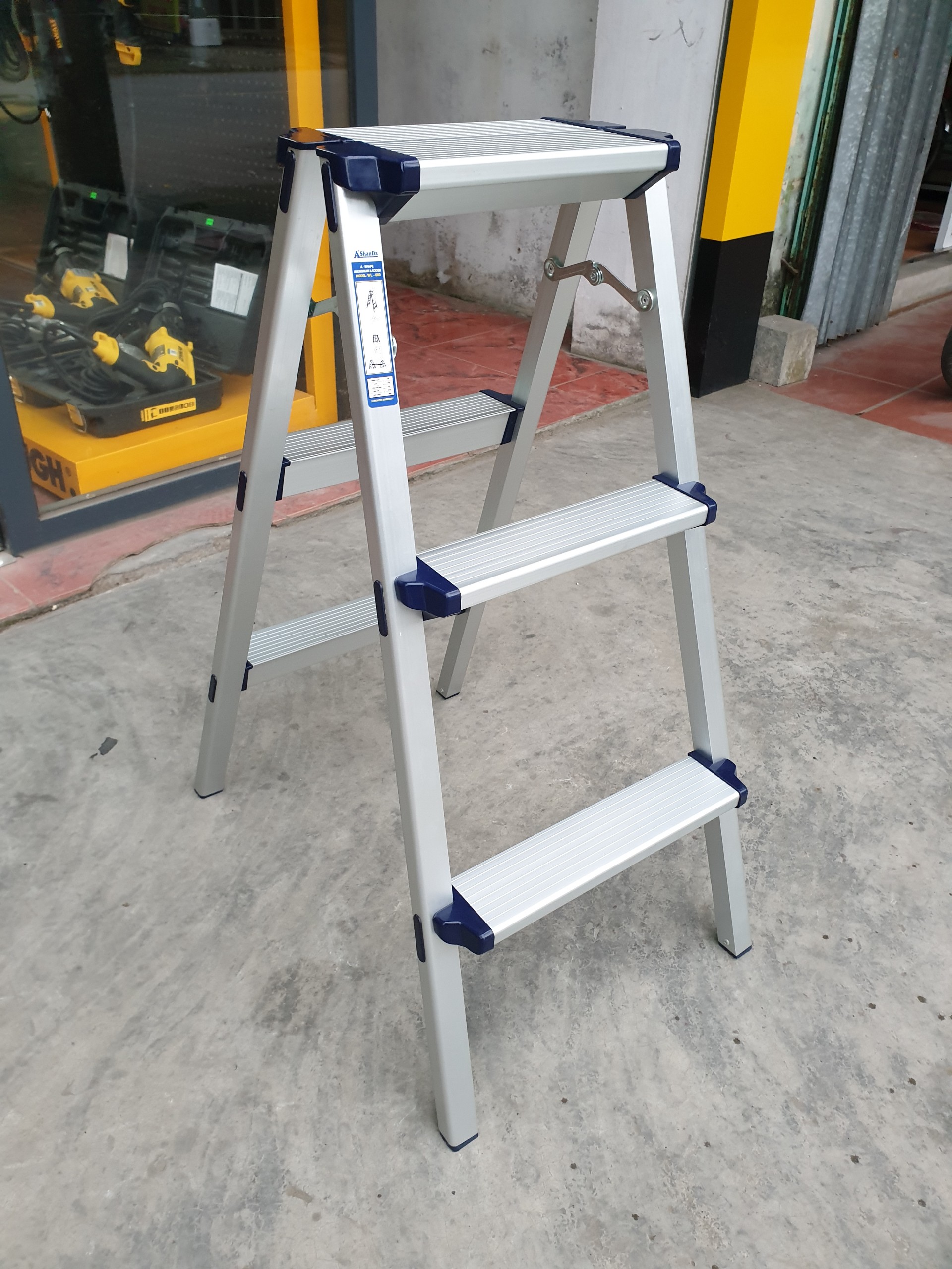 Thang nh&ocirc;m chữ A - 3 b&acirc;̣c